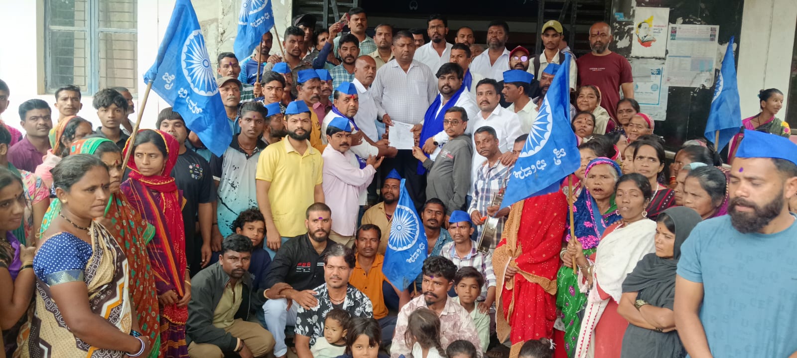 खानापुरात गायरान जमिनीवर अवैध बांधकाम