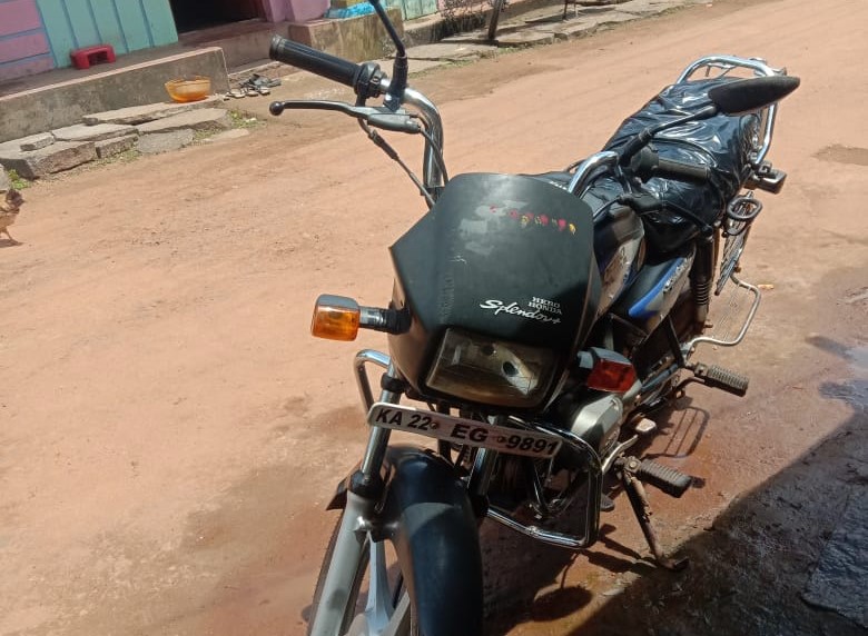 खानापुरातून दुचाकीची चोरी