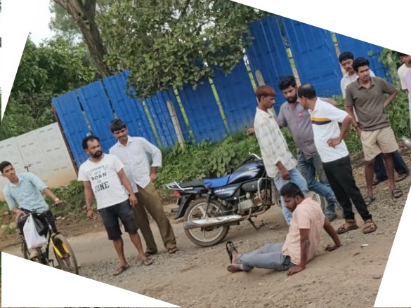 खड्डे गोल-गोल, जीव झाले कवडीमोल..