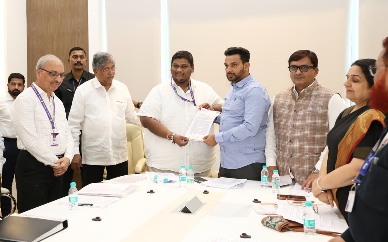 तज्ज्ञ समितीसमोर म.ए.युवा समिती शिष्टमंळानेमांडल्या सीमावासीयांच्या व्यथा